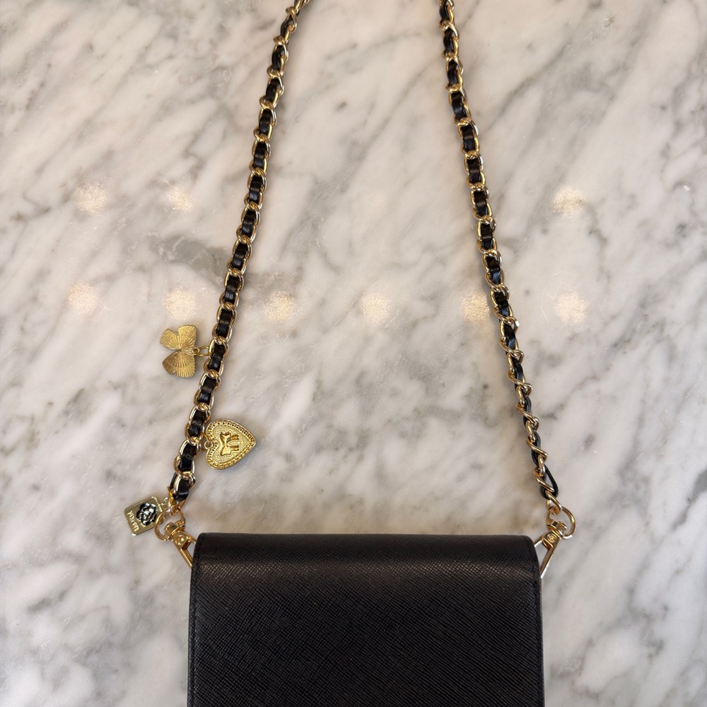 Metrocity Black Crossbody Wallet with Gold Chain EUC - Picture 2 of 8